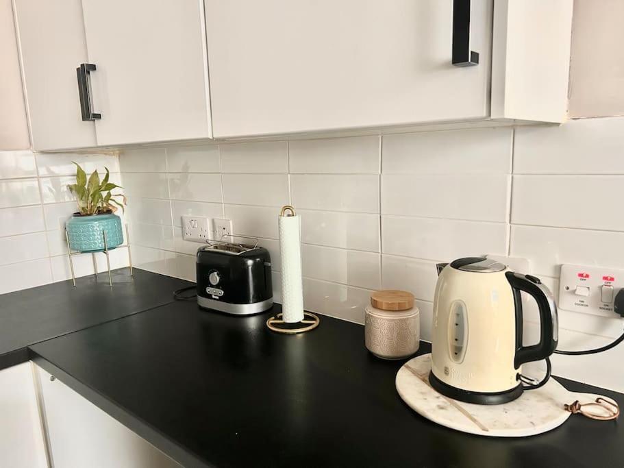 Large 2 Bedroom, Ground Floor Flat, Close To City 爱丁堡 外观 照片