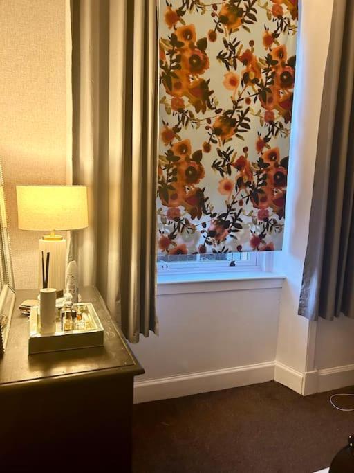 Large 2 Bedroom, Ground Floor Flat, Close To City 爱丁堡 外观 照片