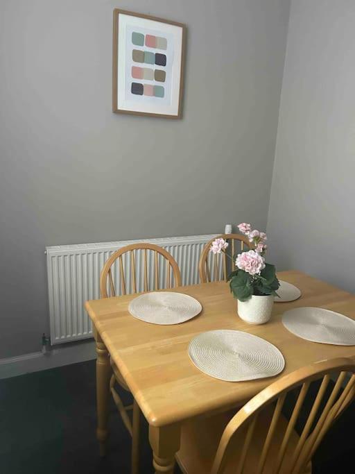 Large 2 Bedroom, Ground Floor Flat, Close To City 爱丁堡 外观 照片